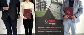 Od lewej burmistrz Ustrzyk Dolnych Michał Wnuk, prezes Leicht Architekci Karolina Leicht-Bryłka i prezes SIM Południe Waldemar Ziółkowski. Fot. SIM Południe/Facebook