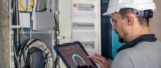 System EMS w fabryce: jak automatyczny monitoring zużycia energii obniża koszty produkcji i ułatwia raportowanie ESG?