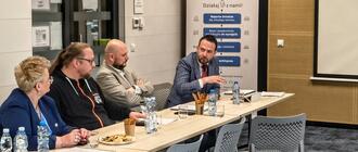 Krzysztof Borowicz, prezes Inkubatora Przedsiębiorczości w Krośnie (pierwszy z prawej)