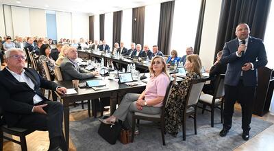 Wotum zaufania i absolutorium dla starosty jarosławskiego Kamila Dziukiewicza 