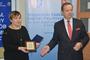 Od lewej Barbara Stawarz i marszałek Władysław Ortyl