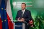 Minister Stefan Krajewski zwraca się do dziennikarzy (fot. MRiRW)