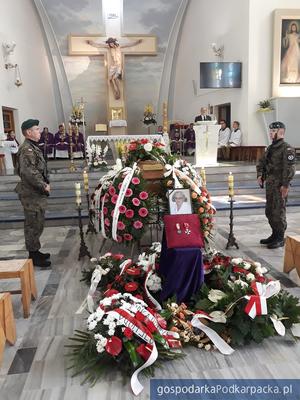 Pogrzeb Anny Leszczyńskiej, Nuli 