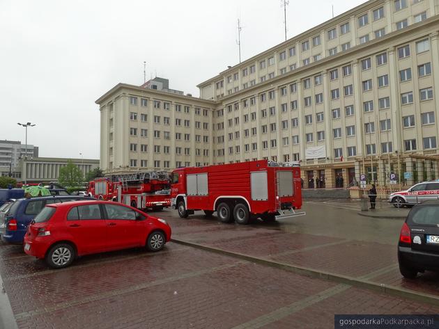 Ewakuacja w Urzędzie Wojewódzkim (29 kwietnia 2019)