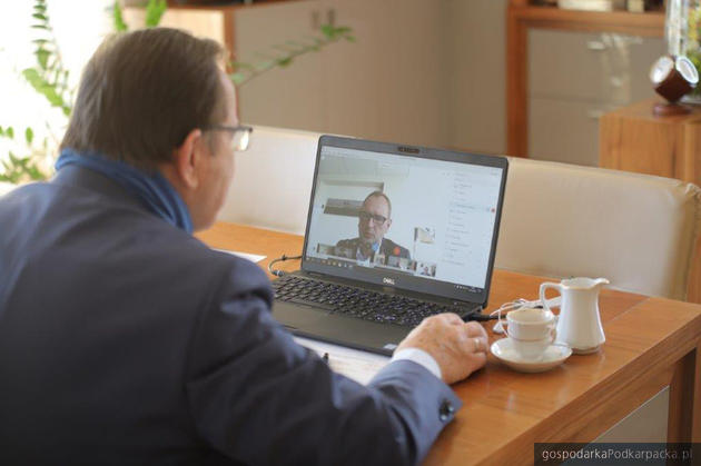 Wideodebata przedstawicieli biznesu i marszałka Ortyla