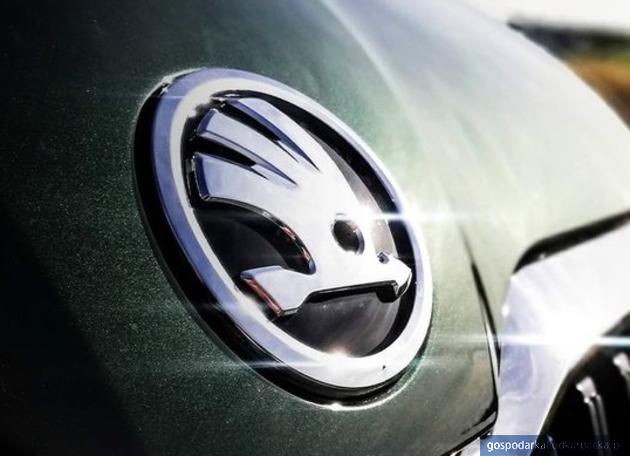 Praca w salonie samochodowym