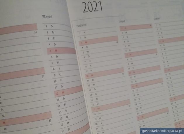 test Długie weekendy i święta w 2021 r.