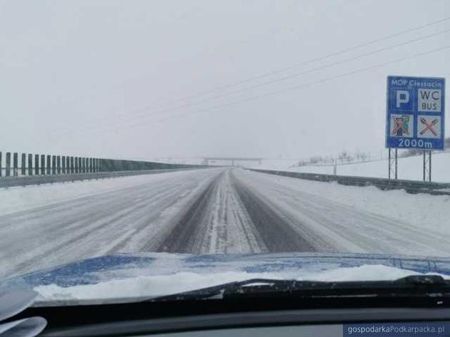 Śnieżyca na Podkarpaciu- zdjęcia z autostrady A4
