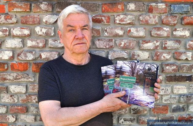 test Jacek K. Nowak prezentuje album pt. žBoguchwała 15 lat plenerów malarskich 2005-2020.