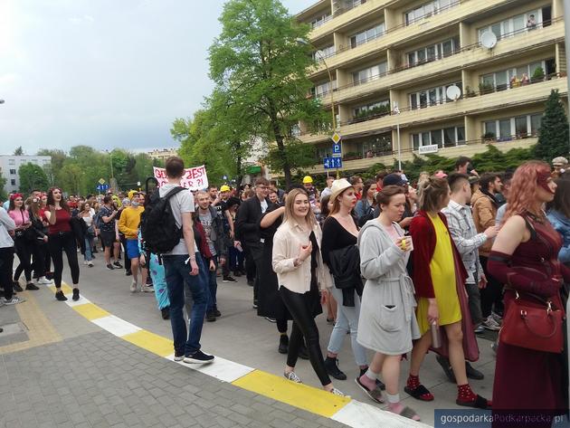 Rzeszowskie Juwenalia 2022 - zobacz zdjęcia z korowodu studentów
