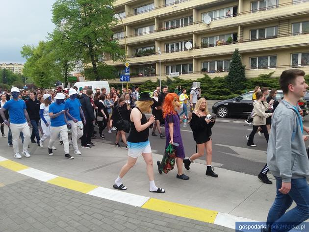 Rzeszowskie Juwenalia 2022 - zobacz zdjęcia z korowodu studentów