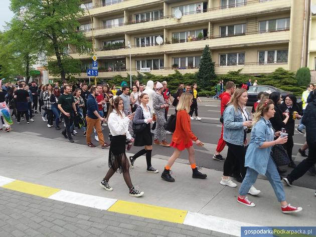 Rzeszowskie Juwenalia 2022 - zobacz zdjęcia z korowodu studentów