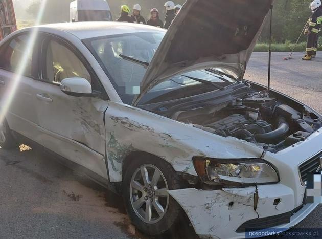 Zderzenie auta osobowego z dostawczym. Jedna osoba ranna