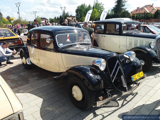 Zabytkowe samochody w Boguchwale - Motoshow 2023