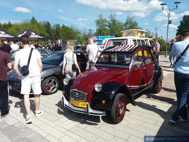 Zabytkowe samochody w Boguchwale - Motoshow 2023