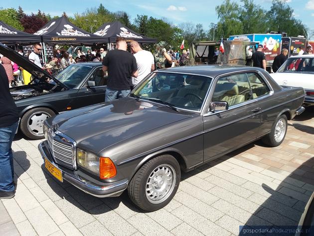Zabytkowe samochody w Boguchwale - Motoshow 2023