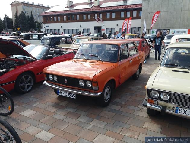 Zabytkowe samochody w Boguchwale - Motoshow 2023