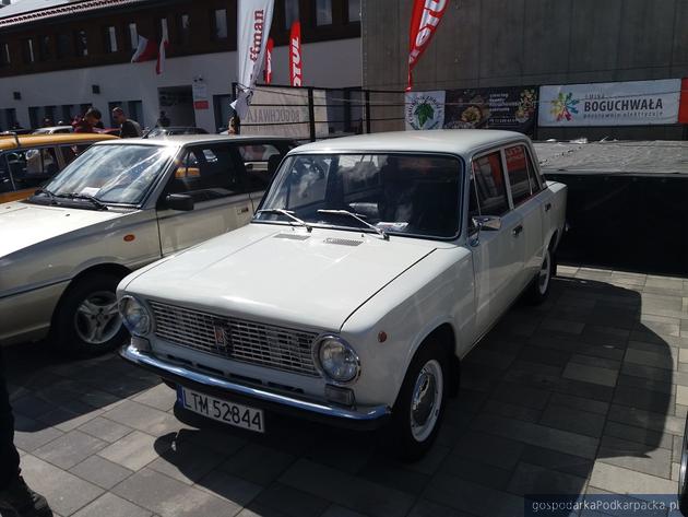Zabytkowe samochody w Boguchwale - Motoshow 2023
