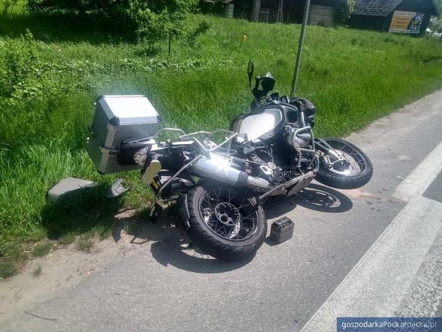 Zderzenie dwóch motocykli i samochodu ciężarowego