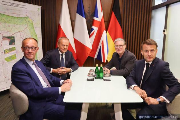 test Od lewej kanclerz Niemiec Friedrich Merz, premier Polski Donald Tusk, premier Wielkiej Brytanii Keir Starmer i prezydent Francji Emmanuel Macron. Fot. Kancelaria Premiera