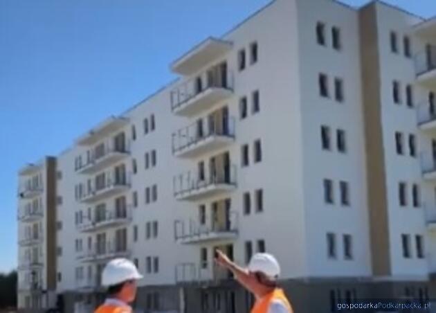 Trzy pierwsze bloki SIM w Boguchwale już stoją