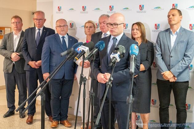 Będzie sesja nadzwyczajna podkarpackiego sejmiku w sprawie KPO HoReCa