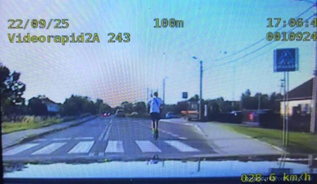 test Nastolatek uciekał przez policją na hulajnodze