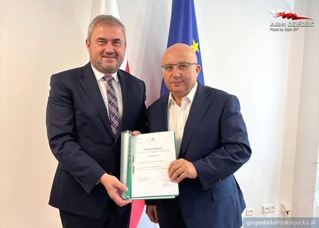 Od lewej wiceminister Stanisław Bukowiec i poseł Adam Dziedzic