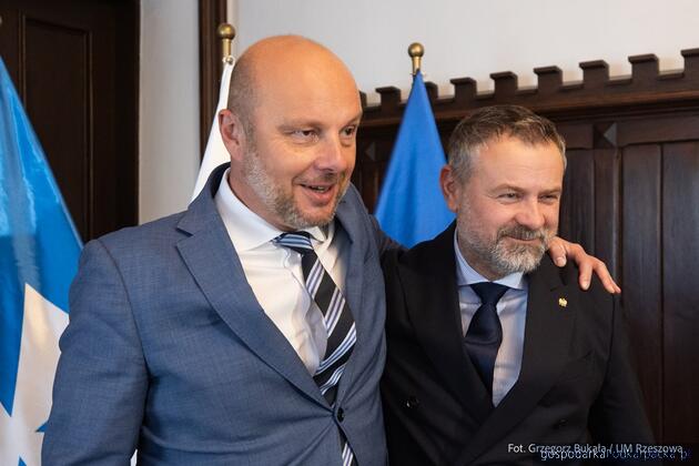 test Od lewej Konrad Fijołek i Grzegorz Wrona