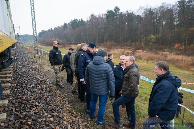 Nagłe zatrzymanie osobowego Świnoujście-Rzeszów oraz dywersja na torach