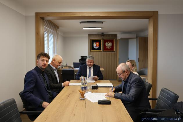 Rozpoczyna się przebudowa drogi powiatowej w Grodzisku Dolnym