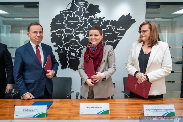 test Od lewej Władysław Ortyl, Marta Cienkowska, Małgorzata Jarosińska-Jedynak