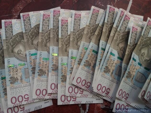 Akt oskarżenia dla byłego policjanta i jego wspólników za przestępstwa karno-skarbowe i akcyzowo-celne