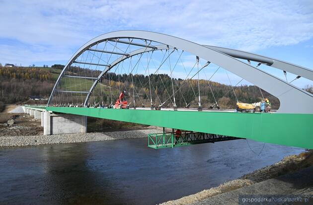 Powoli dobiega końca budowa mostu w Niewistce w gminie Dydnia