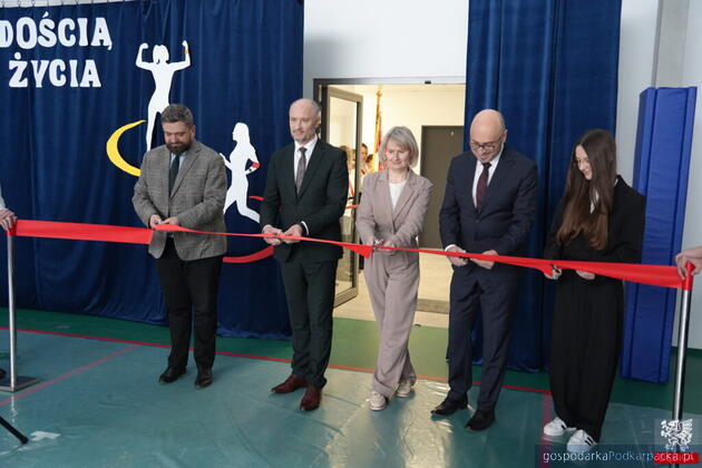 Szkoła Podstawowa nr 12 w Dębicy ma już nową halę sportową