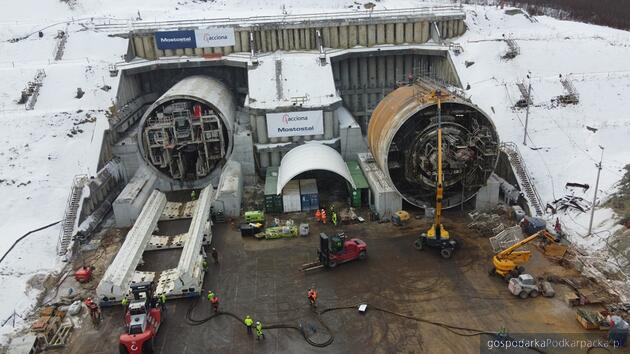 Jak wygląda odwracanie Karpatki, maszyny do drążenia tunelu na budowie S19?