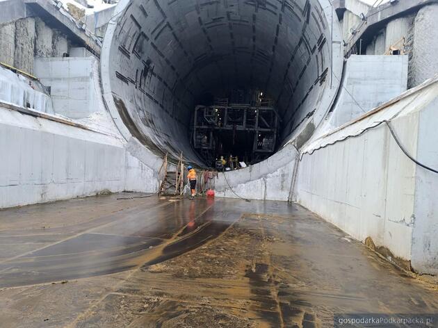 Jak wygląda odwracanie Karpatki, maszyny do drążenia tunelu na budowie S19?
