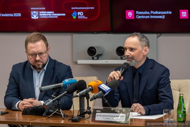 Od lewej prezes PCI Michał Tabisz i rektor WSIiZ prof. Andrzej Rozmus. Fot. WSIiZ