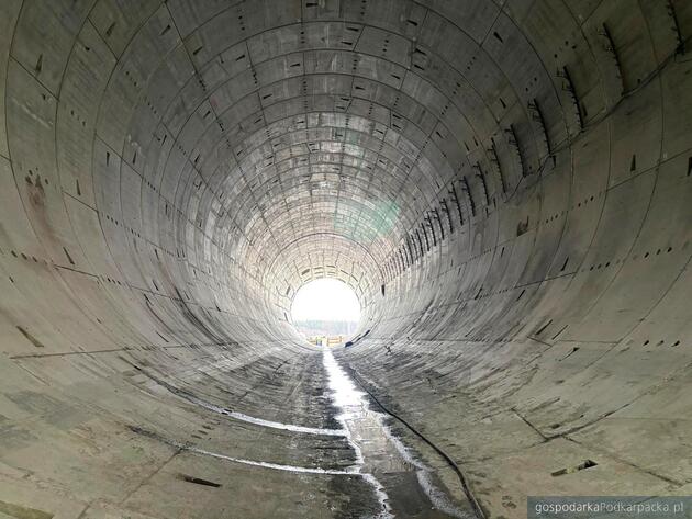 Maszyna do drążenia tunelu pod S19 już odwrócona