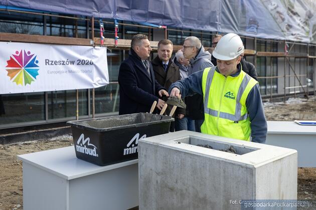 Kamień węgielny pod budowę Podkarpackiego Centrum Lekkiej Atletyki w Rzeszowie 