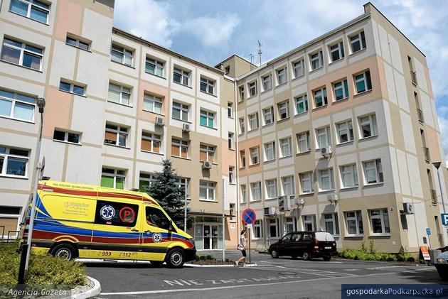 Aż dziewięć ofert na &bdquo;cyfrową modernizację&rdquo; Szpitala Miejskiego w Rzeszowie