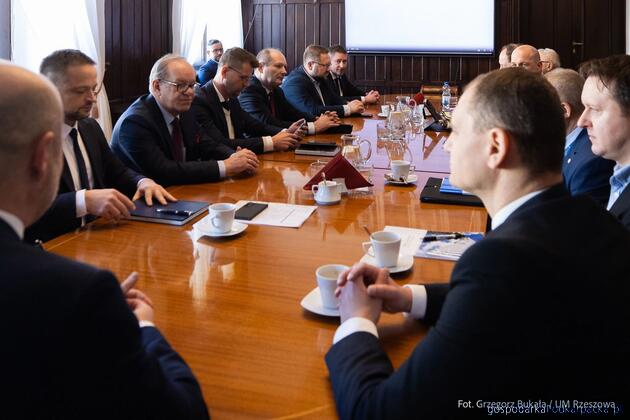 Baza Columbia Helicopters powstanie na Podkarpaciu?