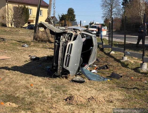 Opel wypadł z drogi. Kierowca był pijany