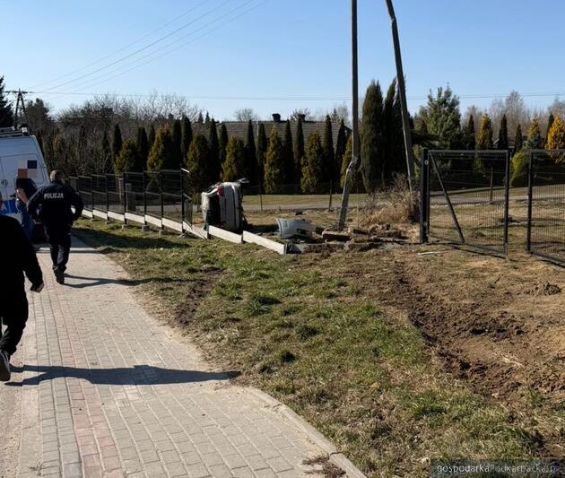 Opel wypadł z drogi. Kierowca był pijany