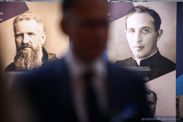 Otwarcie wystawy &bdquo;Polacy ratujący Żyd&oacute;w w czasie II wojny światowej&rdquo; w Parlamencie Europejskim 