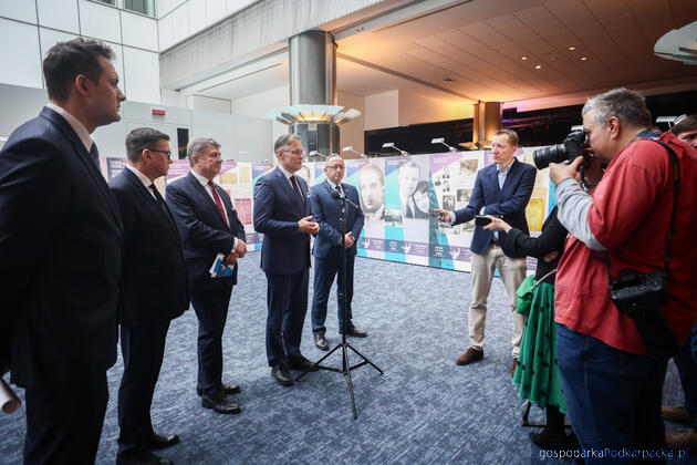 Otwarcie wystawy &bdquo;Polacy ratujący Żyd&oacute;w w czasie II wojny światowej&rdquo; w Parlamencie Europejskim 