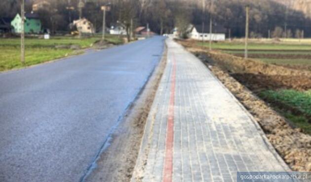 Nowy chodnik w Pawłokomie