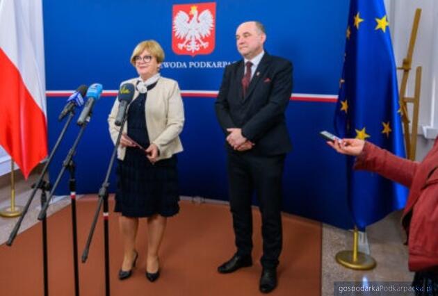 Od lewej wojewoda Teresa Kubas-Hul i burmistrz Błażowej Jerzy Kocój