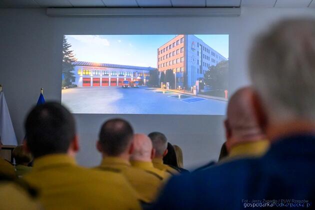 Rozpoczyna się projekt termomodernizacji podkarpackich komend straży pożarnej