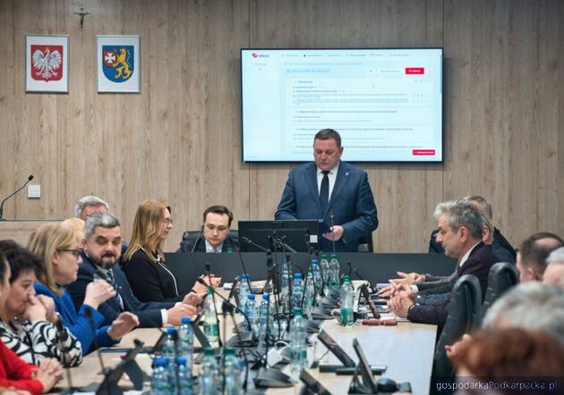 Po sesji Rady Powiatu Rzeszowskiego z 19 lutego 2026